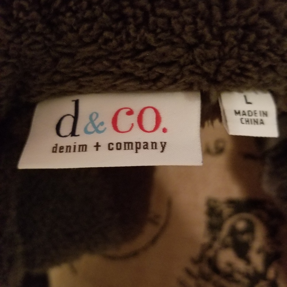 D & Company vest - Picture 2 of 3